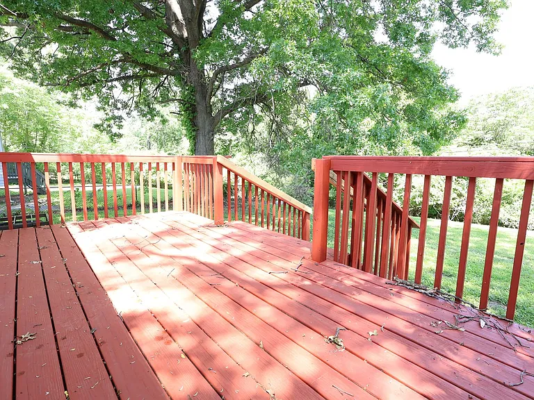 241 Grampian Rd — Photo 15
