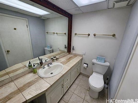 5th image of 2500 Kalakaua Ave APT 201