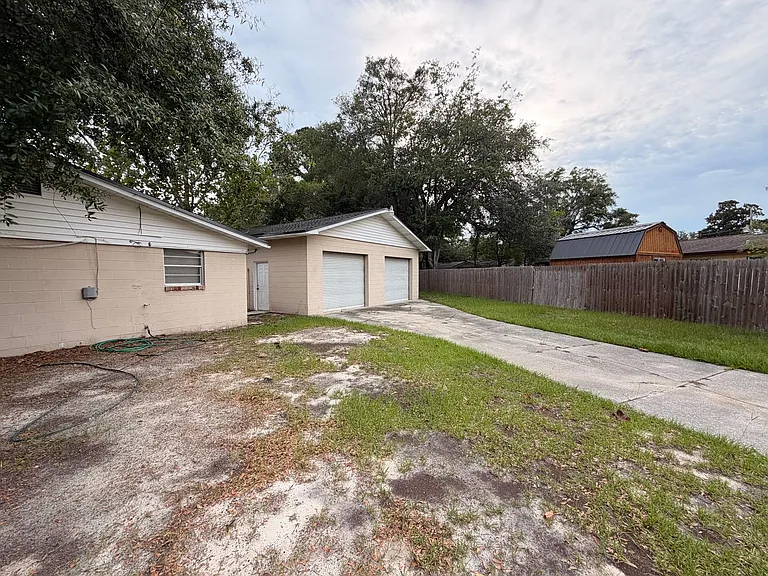 11032 Bluehill Dr — Photo 2