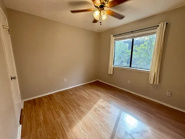 8525 Cornwall Dr — Photo 9