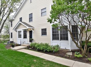 520 Bradbury Ln, Geneva, IL 60134