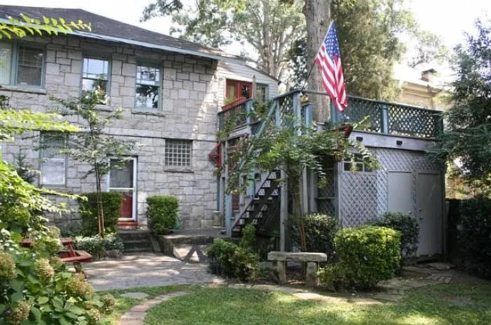 589 Elmwood Dr NE #UPPER DECK