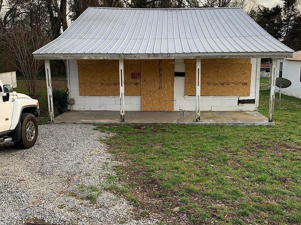 2nd image of 309 Pine St