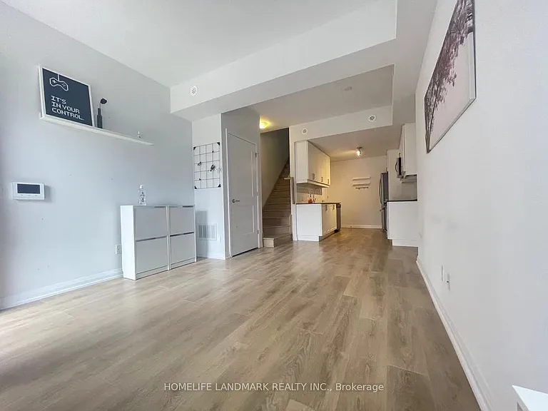 1060 Portage Pkwy E #Townhouse 60 — Photo 3