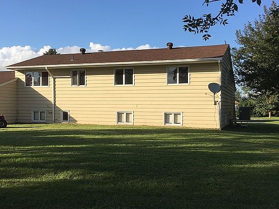 2nd image of 704 6th St