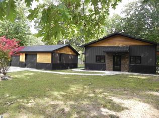 1025 Barcelona Dr, Weidman, MI 48893
