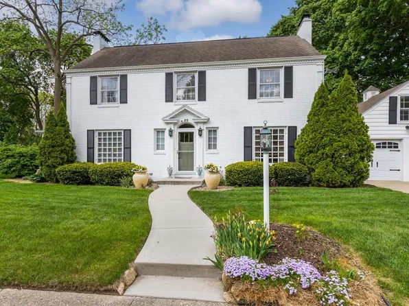 22 South Garfield Avenue, Janesville, WI 53545