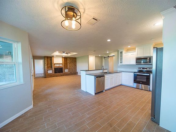 2nd image of 317 Remuda Dr