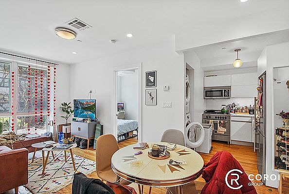 1st image of 292 Quincy St #2B