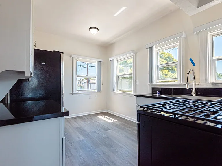 4915 S San Vicente Blvd #2 — Photo 4