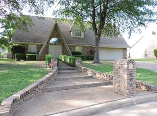 603 Brown Dr, Wake Village, TX 75501