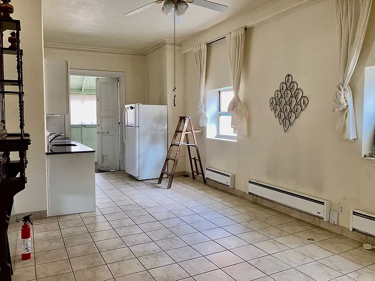 1122 S Broad St — Photo 3
