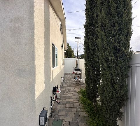 4th image of 10905 Olinda St