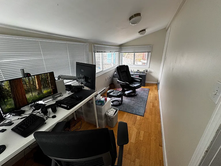 3-24 Burnham St #3 — Photo 23
