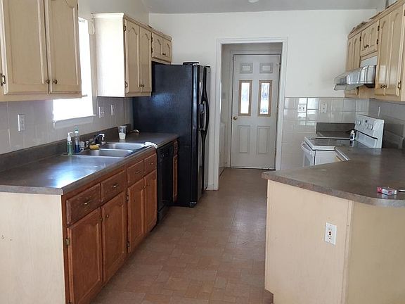 3rd image of 4094 Rosebury Ln