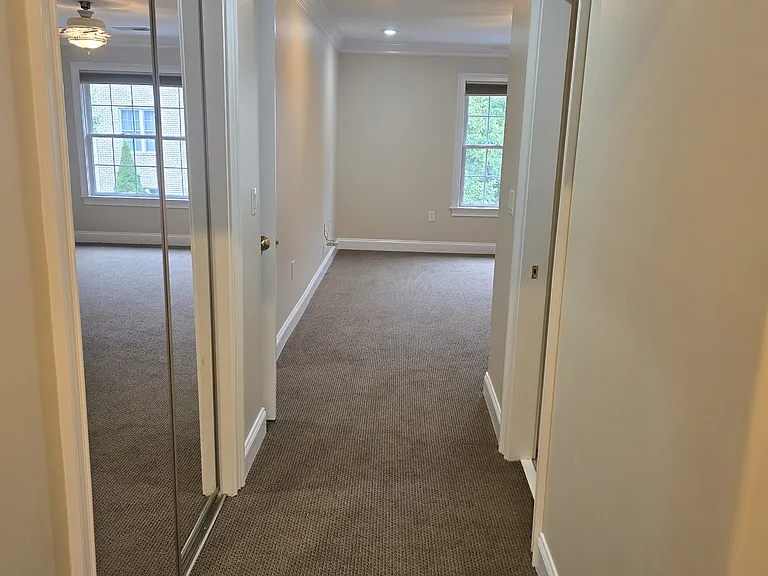 6739 Bay Hill Ct — Photo 11