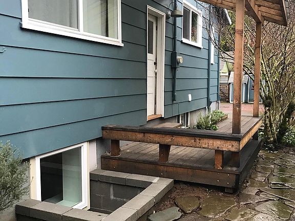 Separate, private entrance to basement apartment