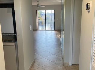 9238 NW 1st St #204, Hollywood, FL 33024