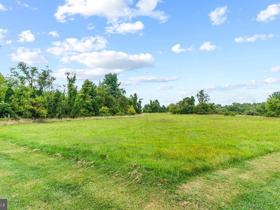 1st image of Rices Ln