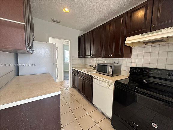 5th image of 1117 14th Ct S