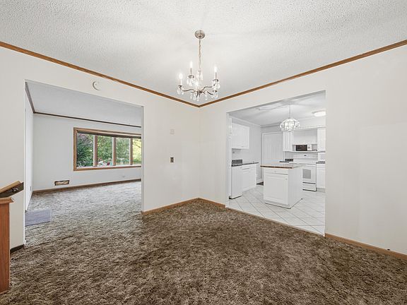 4th image of 6009 2nd St NE