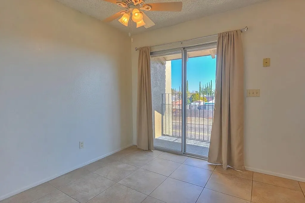 2 bed, 800 sqft, $1,050 — Photo 3