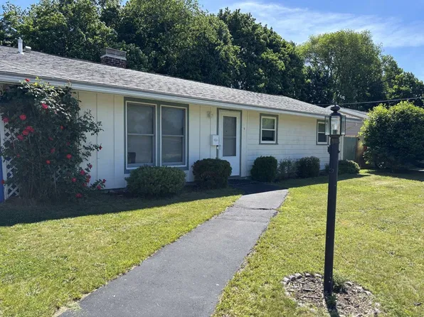 5 Pictun Rd, Randolph, MA 02368