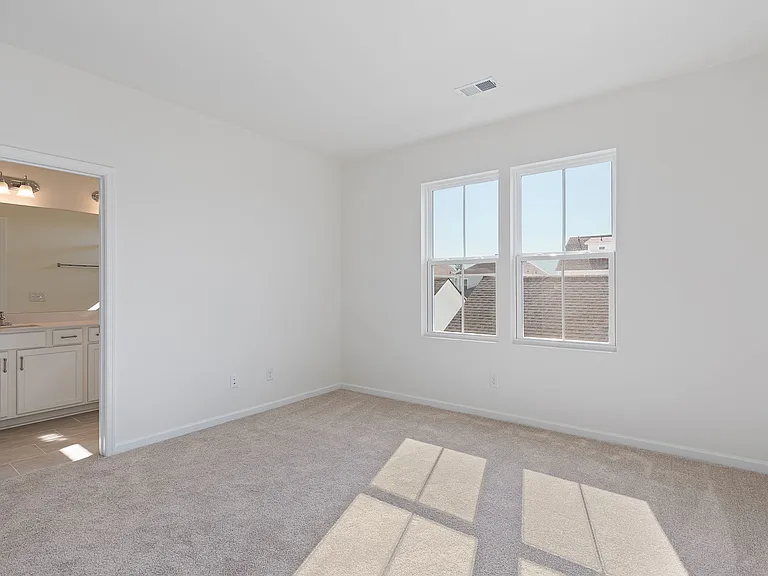 619 Southview Ln — Photo 15