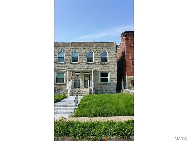 4742 Kensington Pl photo 1