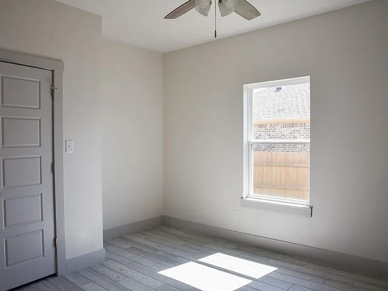 912 Avagail Ave — Photo 14