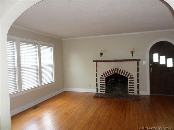 4th image of 1312 S Knoxville Ave