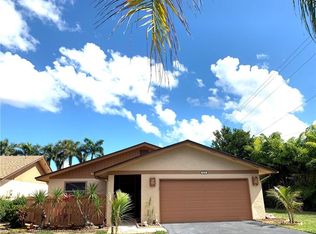 6476 Royal Woods Dr, Fort Myers, FL 33908