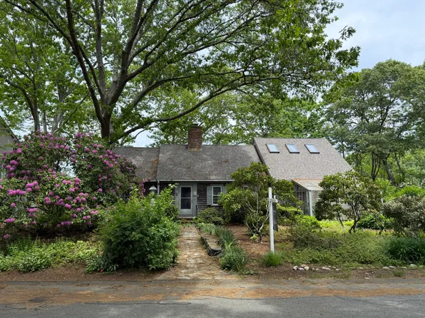 72 Loop Road, Falmouth, MA 02540
