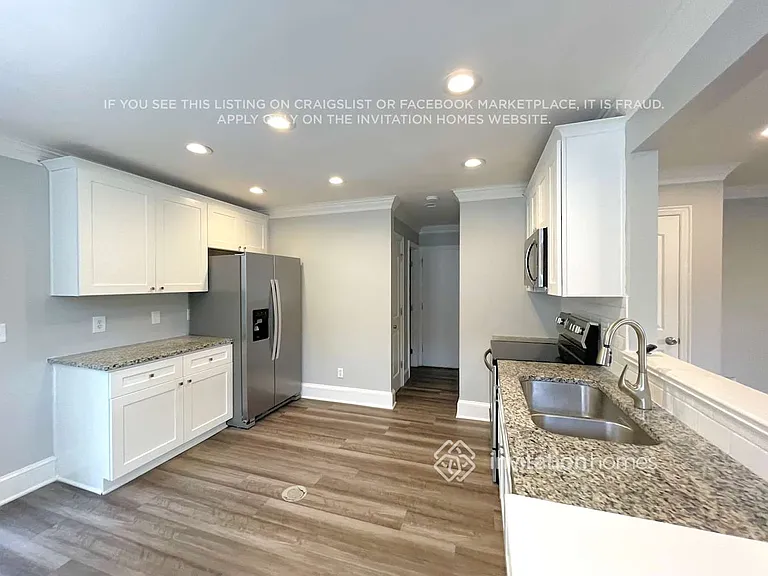 4702 Sedgelane Dr — Photo 4