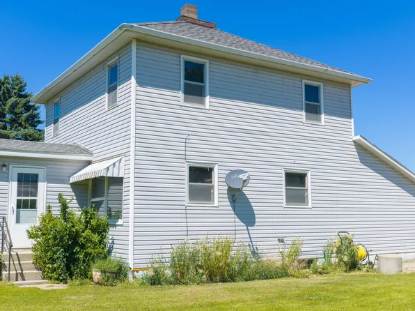 18704 450th Ave, Hayti, SD 57241