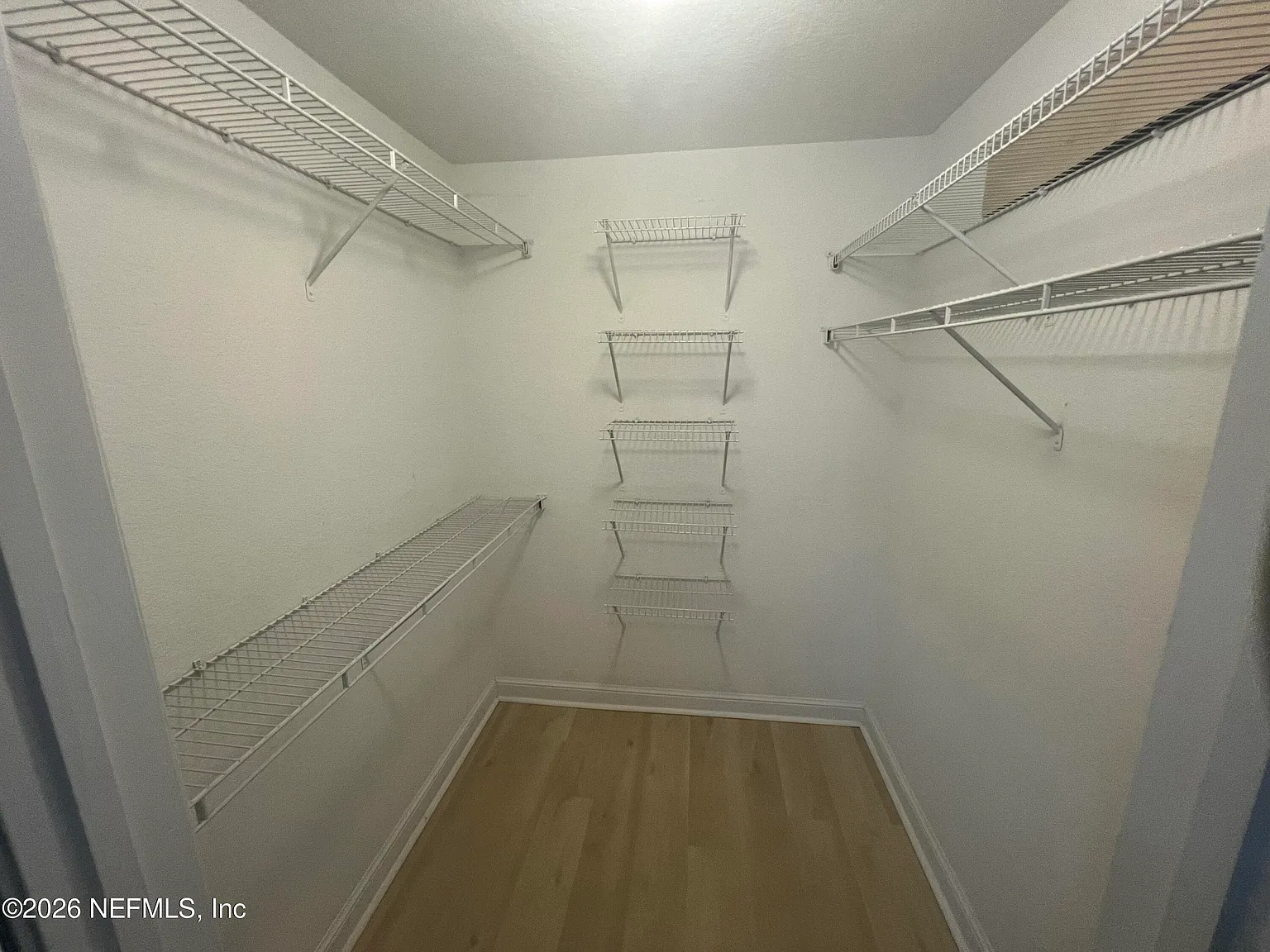 1 bed, 1.0 bath, 861 sqft, $2,100 — Photo 3