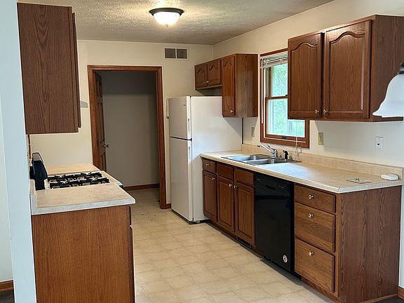 2nd image of 726-732 8th Pl SW