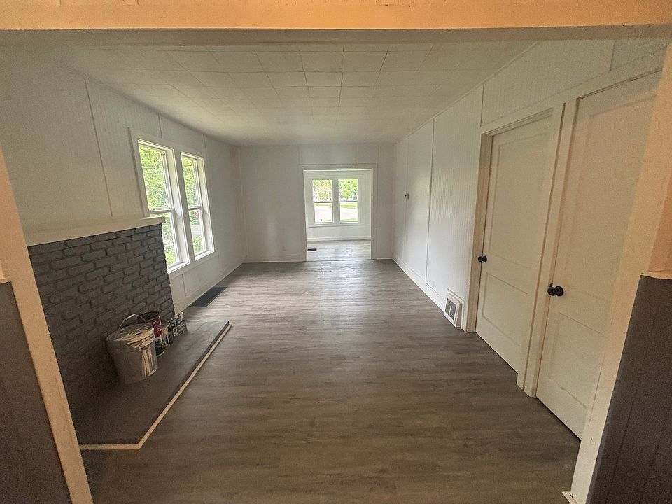 1st image of 6442 Lakeview Dr
