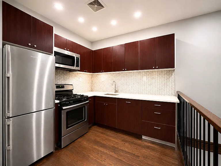 114 Woodbine St #1B — Photo 11