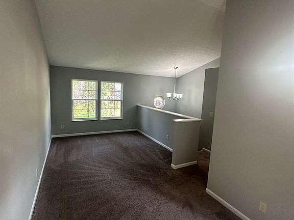 3rd image of 40 Mallard Dr
