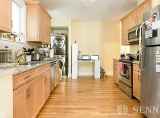 391 Washington St #1, Somerville, MA 02143