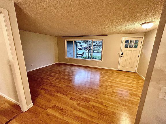 4th image of 3227 Crocker Rd