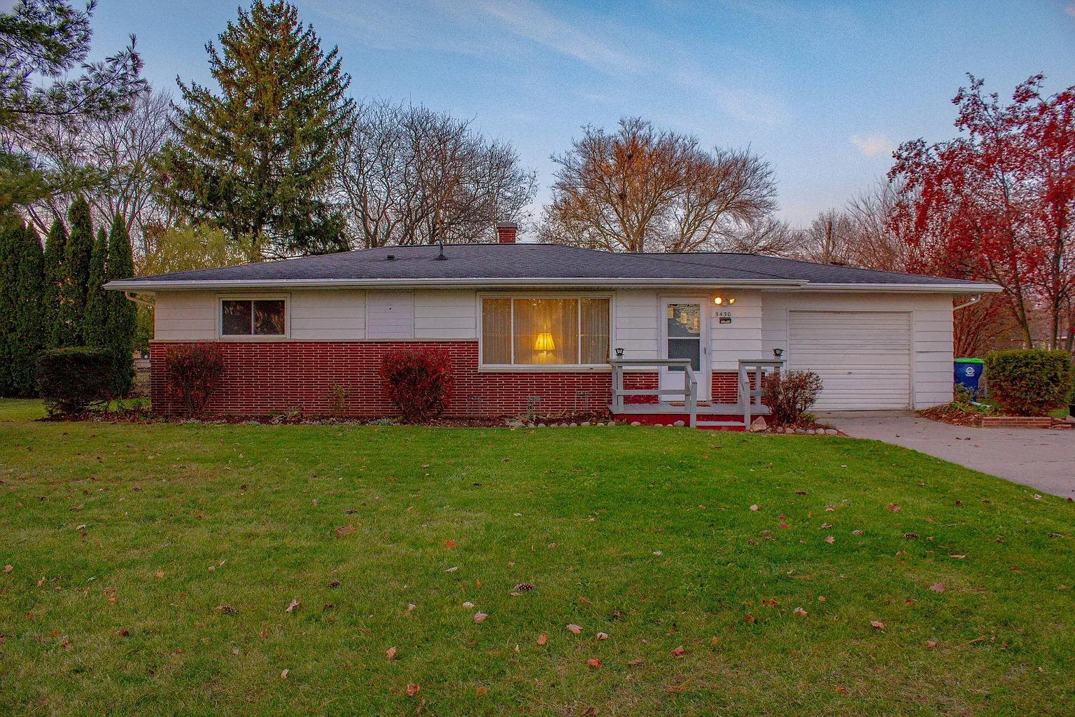 5430 Silvercrest Ln photo 1