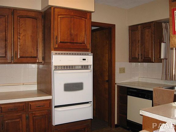 4th image of 1710 Valle Vista Blvd