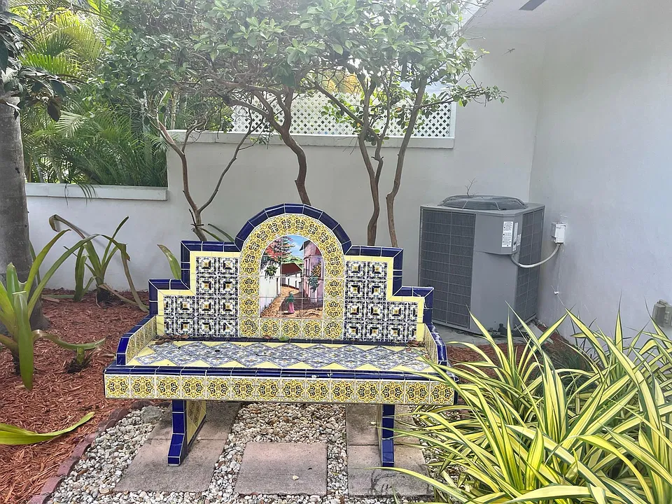 Exterior foyer
