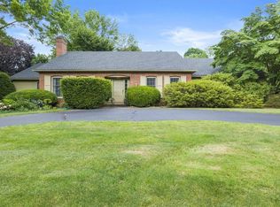 16 Brookwood Rd, Pittsford, NY 14534