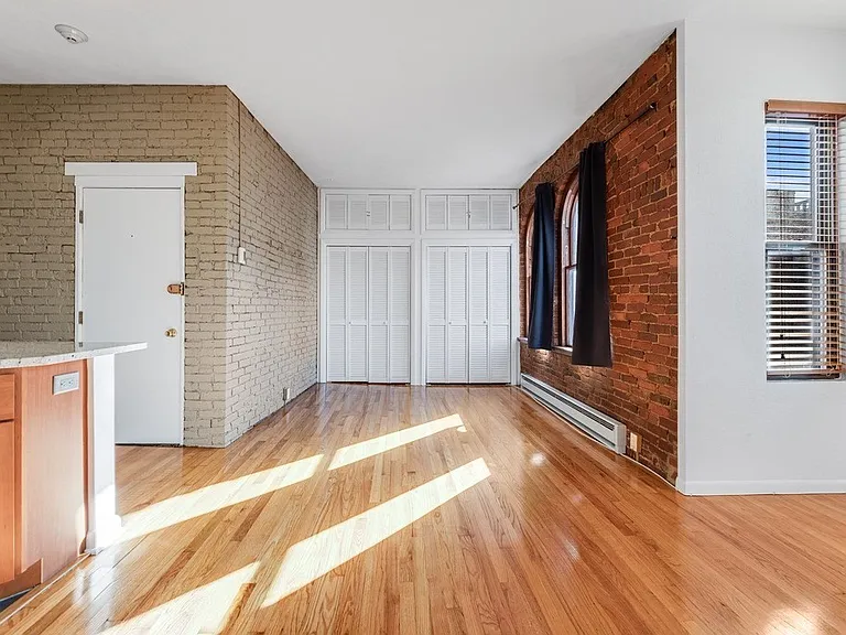 8 Battery St #14 — Photo 11