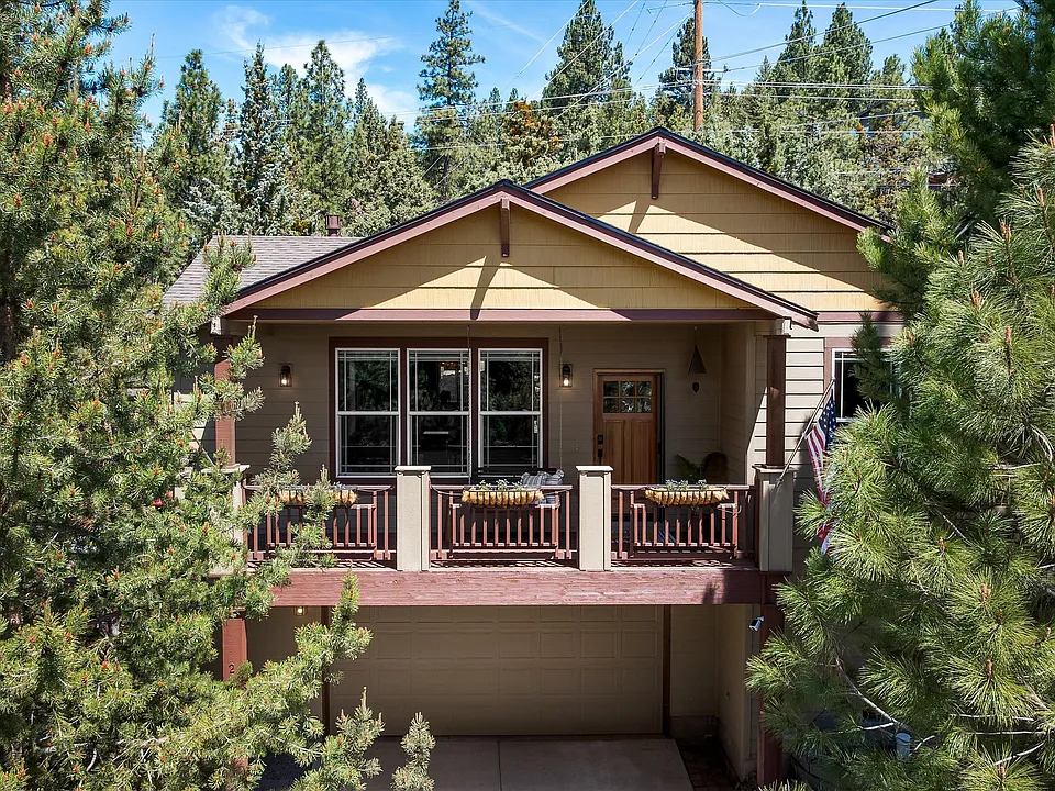 2106 NW Black Pines Pl