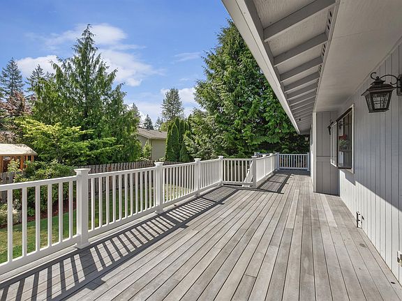 3rd image of 19692 22nd Ave NE