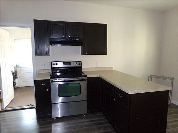 5th image of 610 N Long St